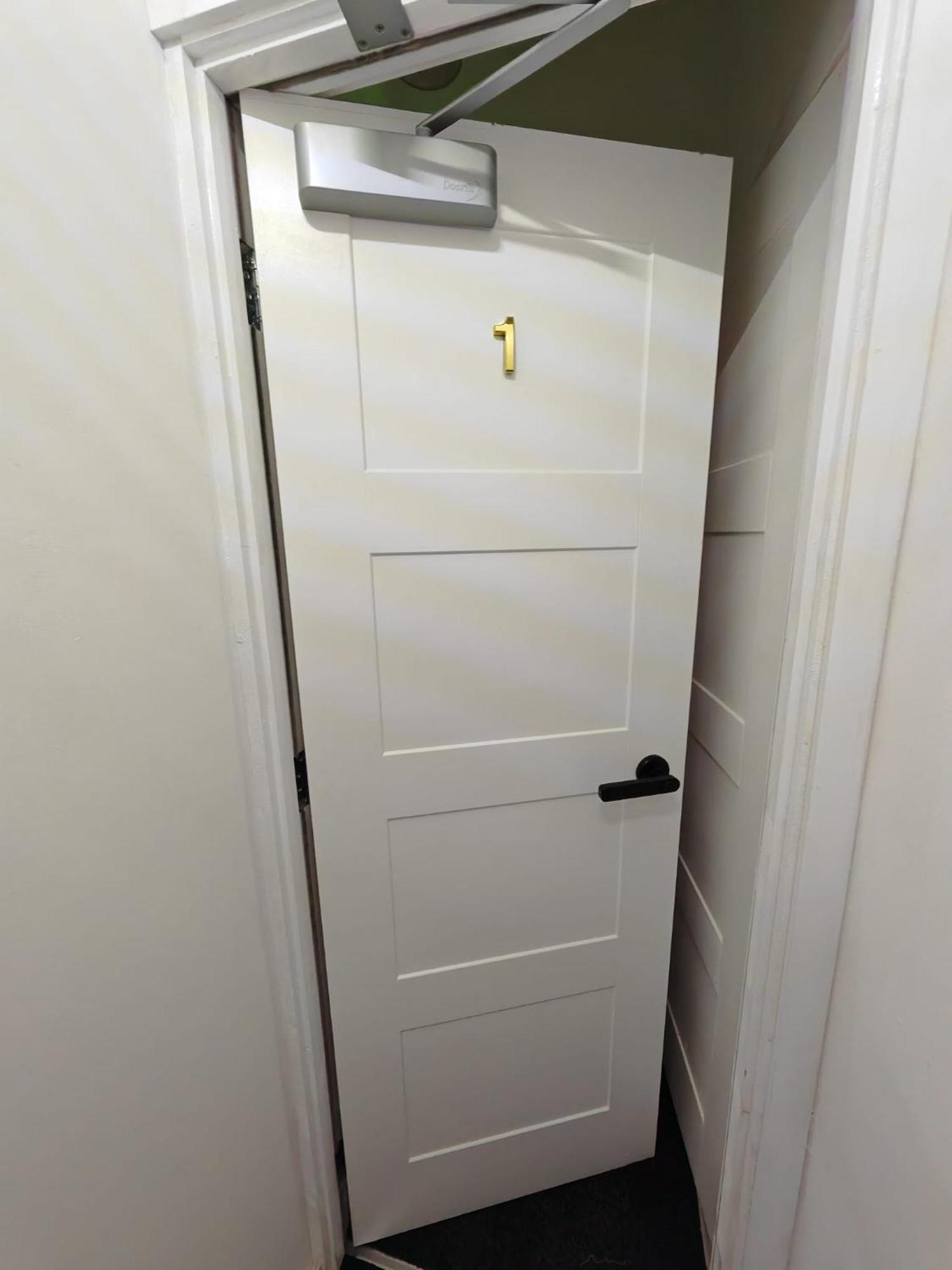 Stay Hub City Centre - Self Check-In Birmingham Room photo