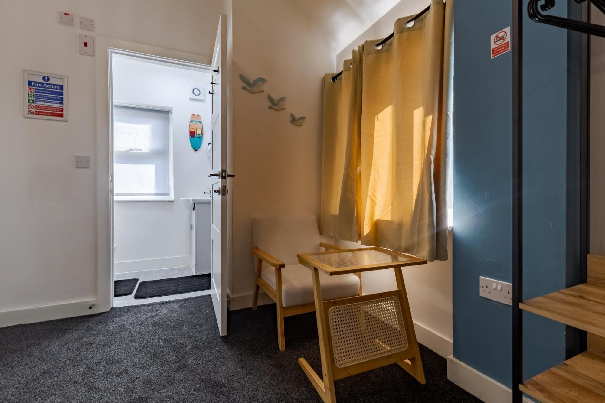 Stay Hub City Centre - Self Check-In Birmingham Room photo